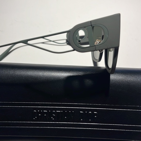 DIOR Matte Army Green. Oversized Sunglasses with black lenses. RARE - Picture 6 of 9